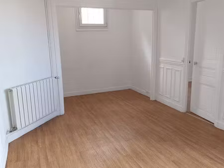 location t2 le-pré-saint-gervais - quartier de la mairie