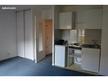 pau studio excellent état proximité facs