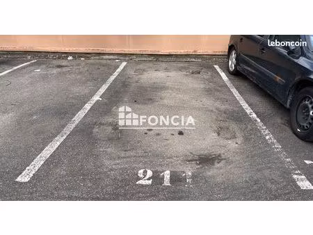 stationnement 12m² à louer 55 - evry 91000