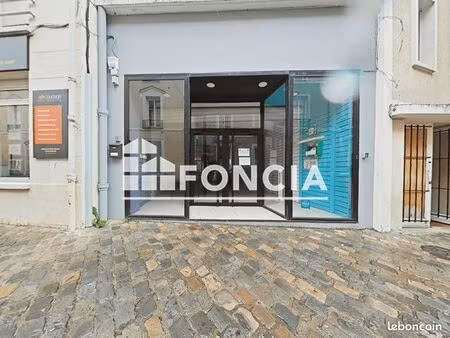 local commercial 4 pièces 198.29m² à louer 2450 - etampes 91150