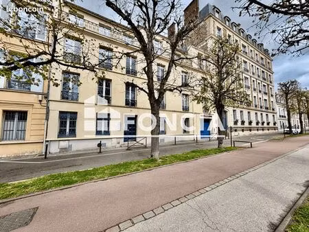 local commercial 5 pièces 104.7m² à louer 2978 - versailles 78000