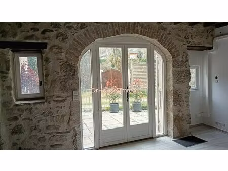 barraux - maison en triplex avec terrasse entièrement rénové