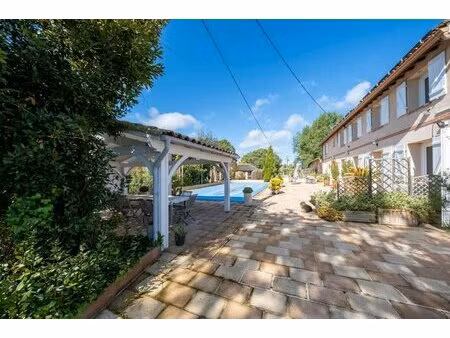 maison de 17 pièces de 550 m² situé à lherm