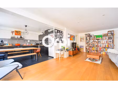 appartement paris 11 m² t-3 à vendre  865 000 €