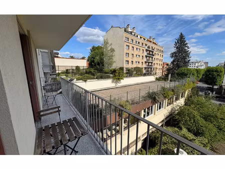 location appartement  m² t-2 à saint-maur-des-fossés  1 057 €