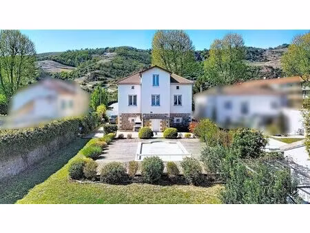 maison de caractère de 174 m² avec piscine et studio indépendant