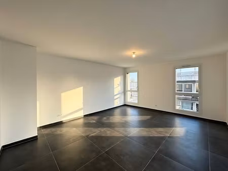 à vendre – appartement t4 de 85 73 m² en duplex au dernier étage à bons-en-chablais (74)