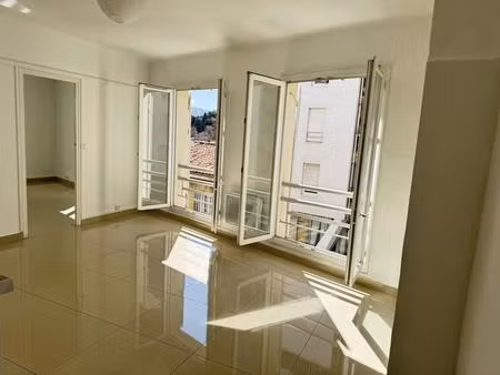 type 3 rénové et lumineux - quartier timone 5e