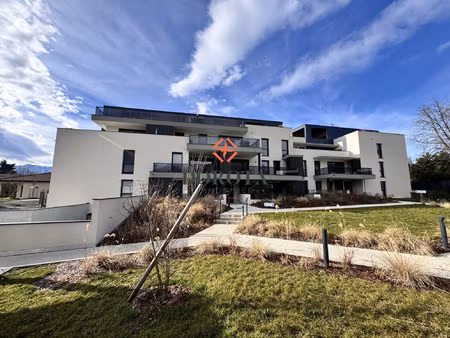 voiron - t4 neuf - meublé - immense terrasse