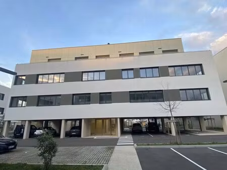 location bureaux 112 m² à 263 m²