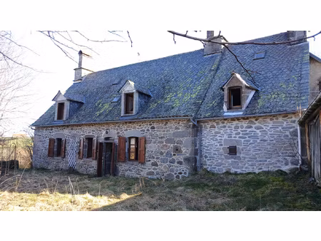 maison typique auvergnate