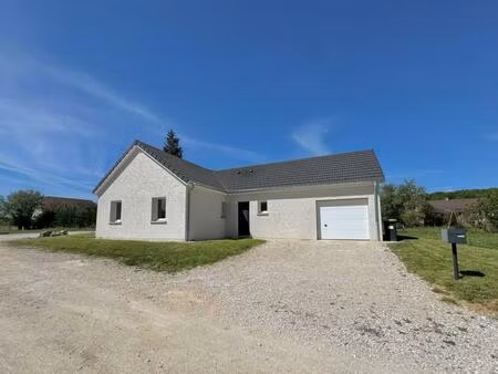 maison récente de plain-pied