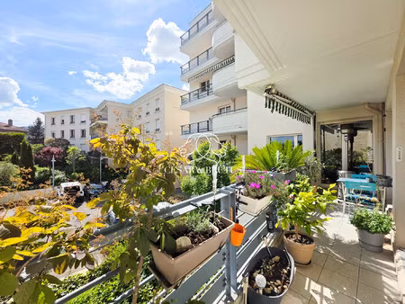 vente d'un appartement f4 (95 m²) à bron