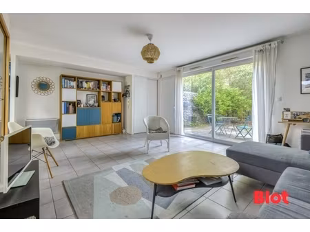 appartement-maison de 3 chambres avec jardin