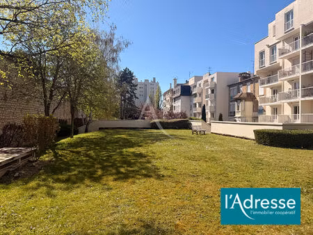 reims - type 3 avec balcon sur parc