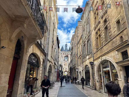 proche fernand lafargues restaurant avec extraction et terrasse