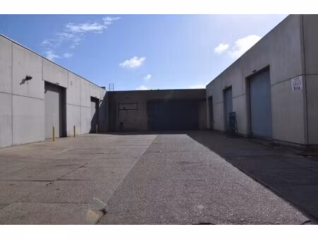 opslagloods van +-277 15 m² op een centrale locatie in zonhoven