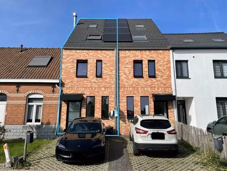 nieuwbouwwoning met drie slaapkamers op centrale ligging