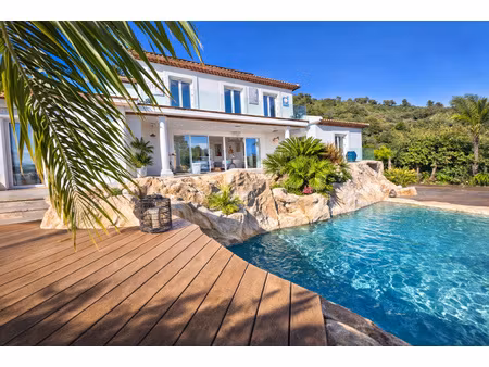 hyeres - magnifique maison en position dominante - vue panor