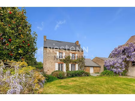vente charmante maison en pierres  3 chambres  1800m² de terrain - bourg de pledeliac
