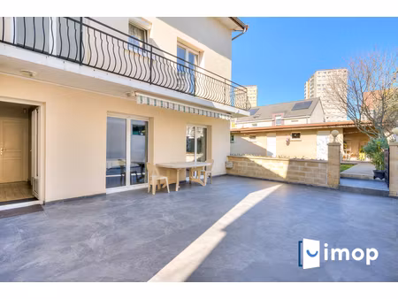 maison en parfait état - 6 chambres - terrasse - garage