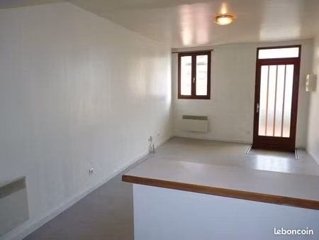 location d'un appartement non meublé - 45m2 - arelaune en seine