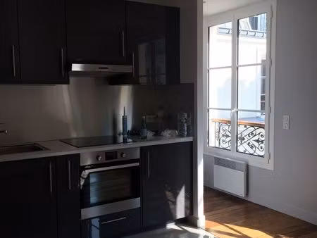 location superbe t2 dans triangle d’or du 9ème