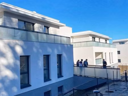 appartement 4 pièces haut de gamme meublé – 82 m² – terrasse + garage double