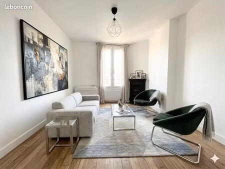 point du jour – dernier étage  calme et baigné de lumière