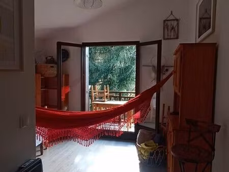 loue t1 bis rénové et lumineux de 25m²  entièrement meublé et équipé avec balcon sans vis 