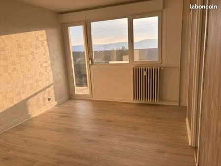 apparemment t5 quartier piscine