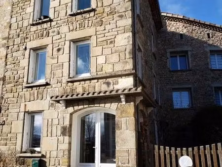 studio meublé 25 m² – alboussière