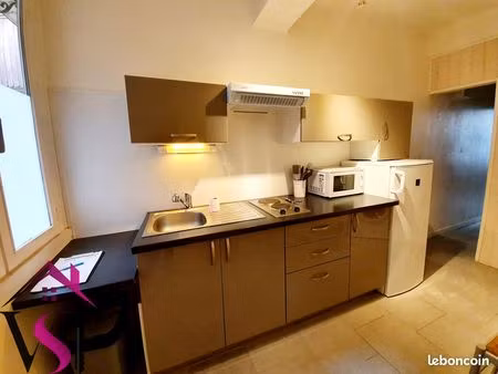 studio 1 pièce 27 m²