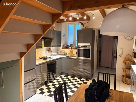 appartement f3 sécurisé   beaucoup de charme