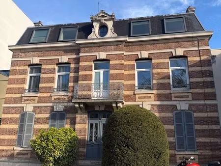 appartement t2 refait à neuf – 59 m² – parking – troyes centre