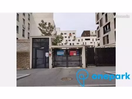 parking/box 12 m² st denis