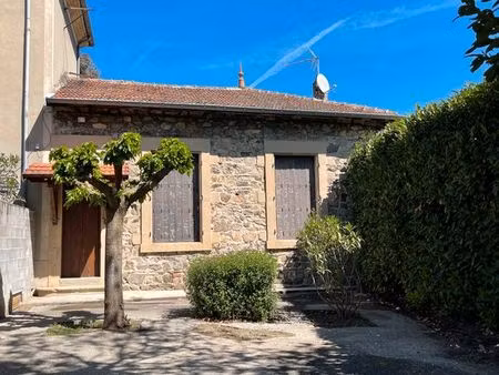 maison laveyron + cour fermée