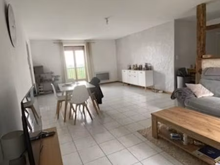 a louer t3 à laplume avec garage