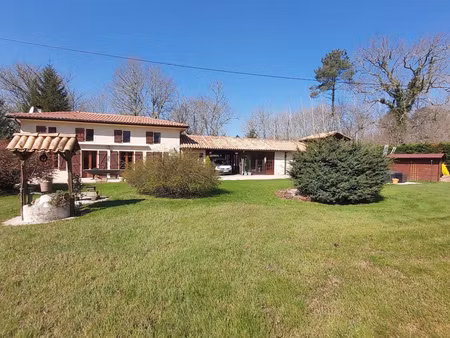 maison  5 pièce(s)  4 chambre(s)  132 m²