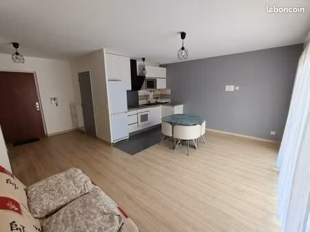 studio 31m² blanc-mesnil