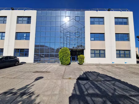 a louer local bureau en rdc