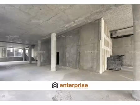 location commerce 1 250 m²