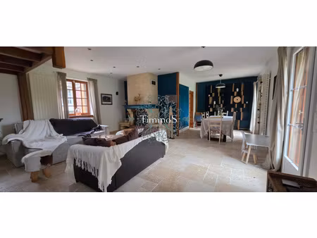 élégance et volumes : demeure d'exception de 222 m2