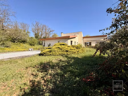 saint didier au mont d'or  sur les hauteurs  maison d'architecte avec vue et terrain plat