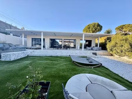 villa "meublé" de standing à proximité de la mer