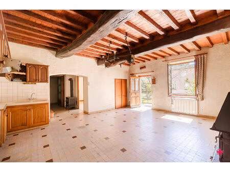 maison à rénover avec fort potentiel à saint-priest - secteur village