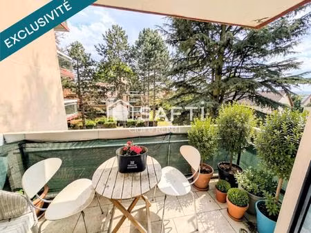 proche lac sévigné  f4 traversant avec 2 terrasses