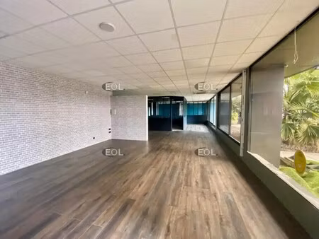 location bureaux 180 m²