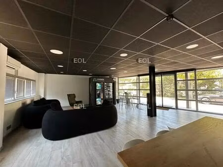 vente local d'activités 402 m²