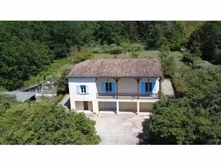 grande maison familiale 194 m2 avec abri camping car et grands garages